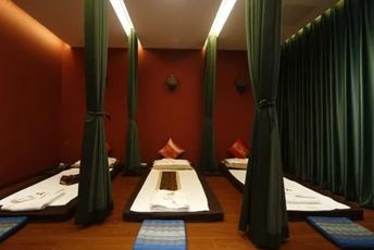 深圳坪山区泰式按摩的被动瑜伽：当身体被折叠成诗